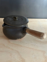 Load image into Gallery viewer, Milk pot - Black by Katsufumi Baba