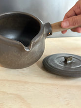 Load image into Gallery viewer, Milk pot - Black by Katsufumi Baba