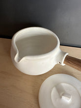 Load image into Gallery viewer, Milk pot - White by Katsufumi Baba