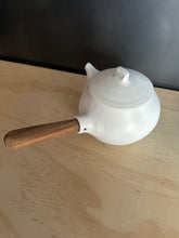 Load image into Gallery viewer, Tea pot - White