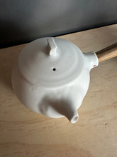 Load image into Gallery viewer, Tea pot - White