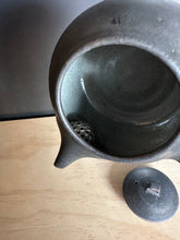 Load image into Gallery viewer, Tea pot - Black