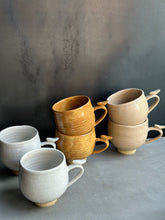 Load image into Gallery viewer, Bird mug Cream brown