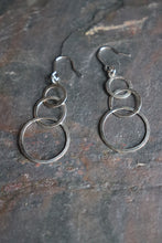 Load image into Gallery viewer, Silver earrings 3 rings
