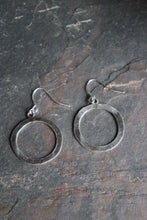Load image into Gallery viewer, Silver earrings round medium