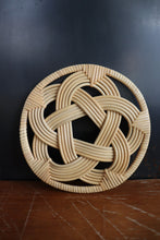 Load image into Gallery viewer, rattan trivet