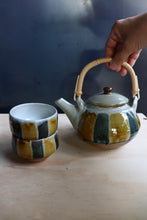 Load image into Gallery viewer, Yunomi cup striped / Sodeshi pottery
