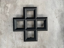 Load image into Gallery viewer, Casted Iron Trivet