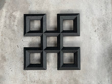 Load image into Gallery viewer, Casted Iron Trivet