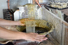 Load image into Gallery viewer, Japanese candles with natural sumac wax