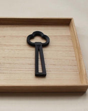Load image into Gallery viewer, Casted iron bottle opener Clover