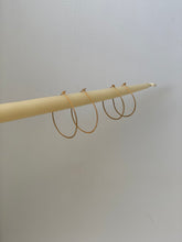 Load image into Gallery viewer, Brass earrings  oval