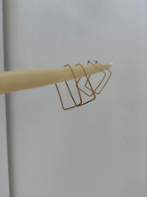 Load image into Gallery viewer, Brass earrings  square