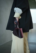 Load image into Gallery viewer, Leather handbag by The riri lab

