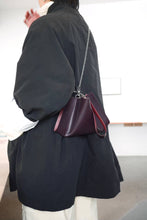 Load image into Gallery viewer, Leather handbag by The riri lab
