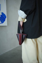 Load image into Gallery viewer, Leather handbag by The riri lab
