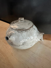 Load image into Gallery viewer, Tea pot  - Hakeme
