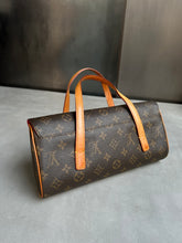 Load image into Gallery viewer, Recycle Louis Vuitton bag
