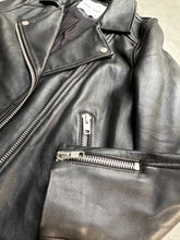 Load image into Gallery viewer, Recycle SAMSOESAMSOE leather jacket
