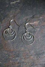 Load image into Gallery viewer, Silver earrings rings
