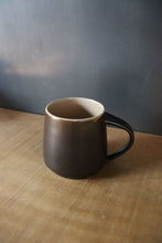 Load image into Gallery viewer, Mug cup /  Yuki Watanabe
