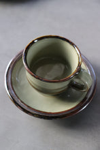 Load image into Gallery viewer, Cup &amp; saucer / Sodeshi
