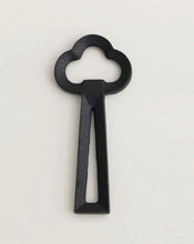 Load image into Gallery viewer, Casted iron bottle opener Clover
